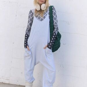 Fp movement hot shot romper
Size L
Light heather gray
Lightly worn